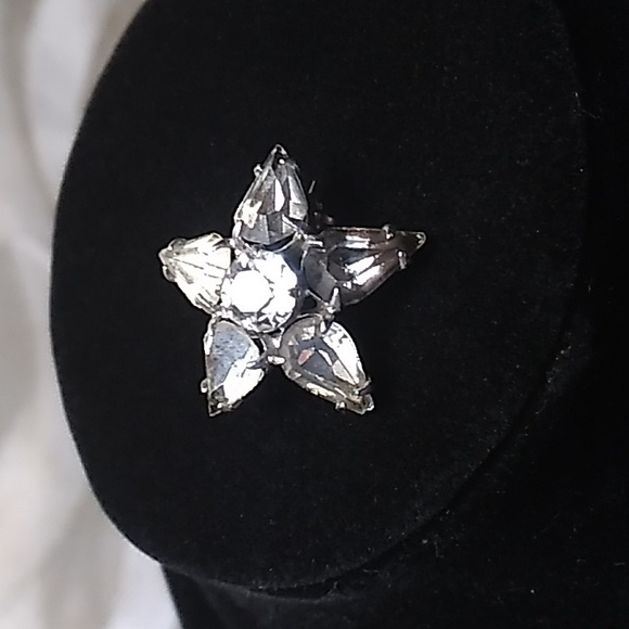 Beautiful Vintage Crystal Glass Star Brooch - Picture 6 of 6
